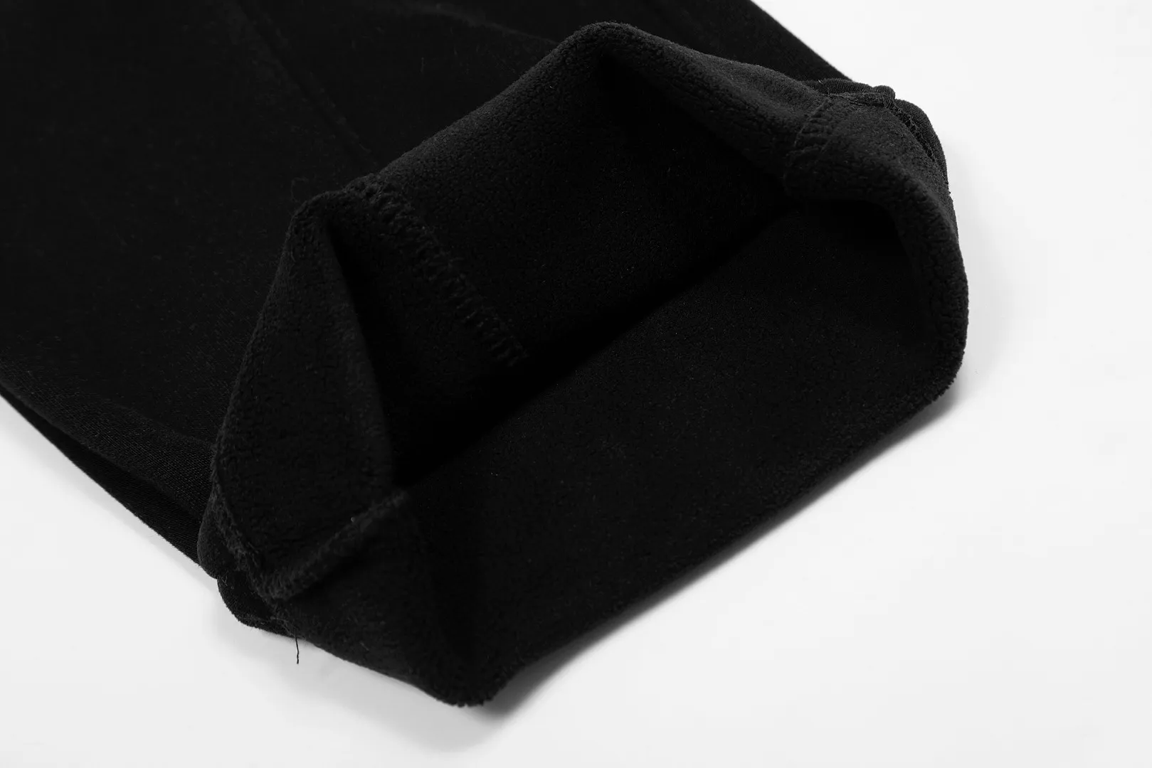 P250 Top quality" Style number: T7001# [Ralph Lauren solid color pony embroidered logo thickened and velvet wide-leg trousers] ✅Ralph Lauren classic basic versatile unisex fall and winter wide-leg spliced velvet straight pants ✅Pure cotton high-gram thick velvet fabric The upper body is comfortable and warm ✅The version is restored to the original version The maximum size can be worn up to 170 pounds Loose, comfortable and stress-free ✅The upper body is simple and easy to wear A must-have for ootd. Good-looking clothes are never picky. A must-have in couples’ wardrobes. Size: S-XL. Color: floral gray black.